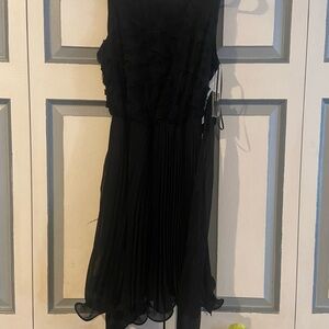 Elegant Black Pleated Midi Dress
